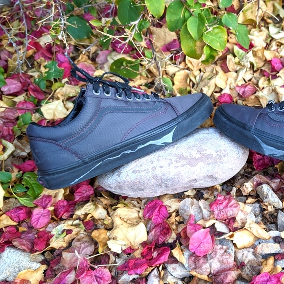 VANS x Harry Potter Deathly Hallows Old Skool Shoes Mens 8.5 Women's 10 - Picture 1 of 8